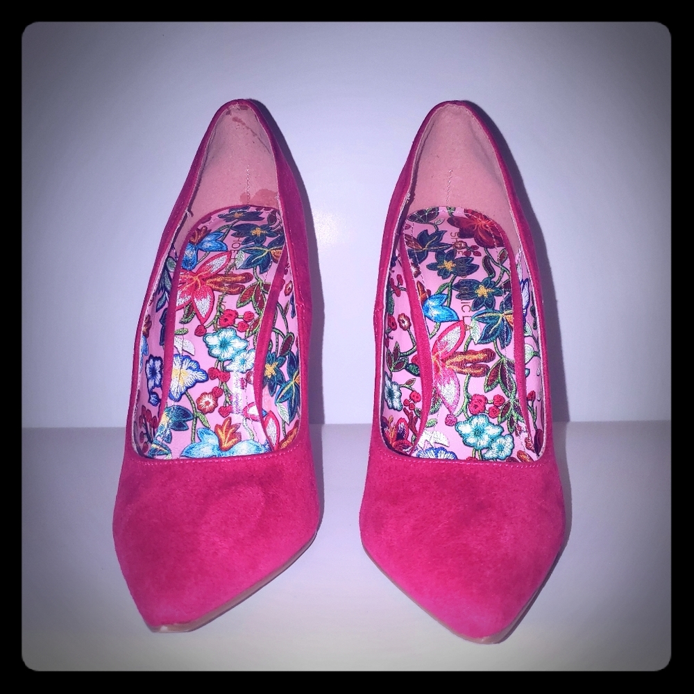 Hot pink pumps